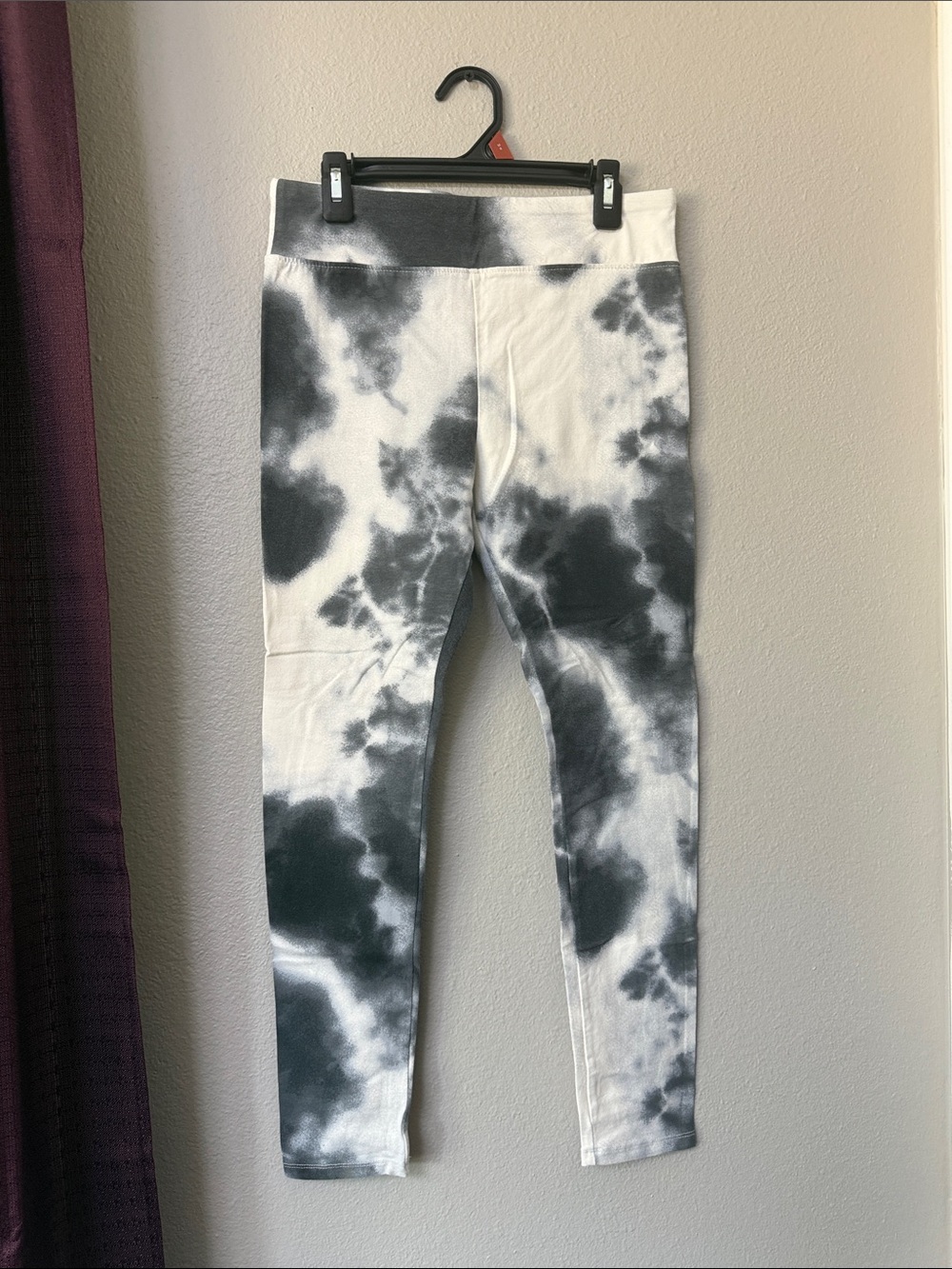 B1/1 children’s place tie-dye gray/white leggings, juniors size XL/14